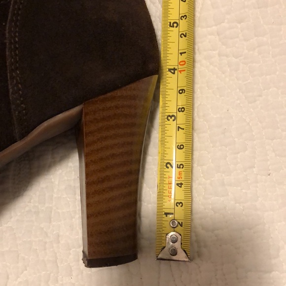 Aldo size 39 (approx 8.5US) brown suede boots - Picture 8 of 11